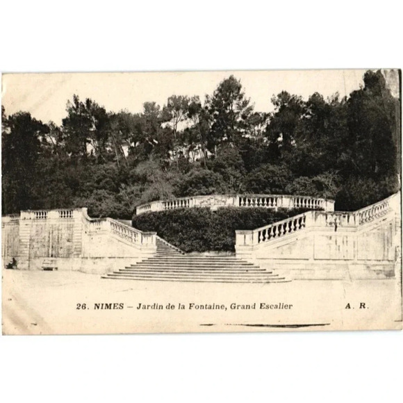NIMES - Jardin de la Fontaine, Grand Staircase- Nimes, France Postcard - Picture 1 of 2